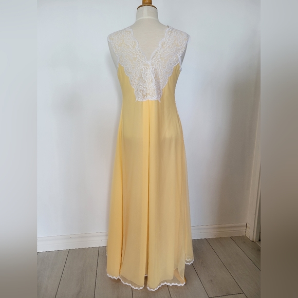 Vintage | Made in Italy nightgown - Picture 7 of 15